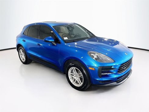Used 2019 Porsche Macan w/ Driver Memory Package AWD/4WD image 32