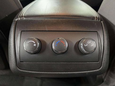 Used 2016 Chevrolet Traverse LT w/ Style and Technology Package image 41