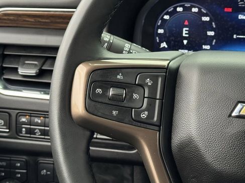 Used 2023 Chevrolet Suburban High Country image 14