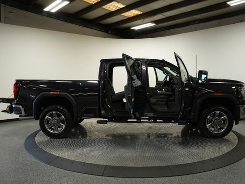 New 2025 GMC Sierra 2500 SLT w/ SLT Premium Package AWD/4WD image 11