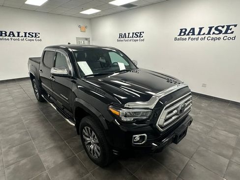 Used 2022 Toyota Tacoma Limited AWD/4WD image 34