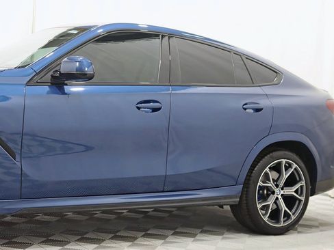 Used 2022 BMW X6 xDrive40i w/ M Sport Package image 3