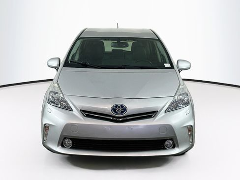 Used 2014 Toyota Prius V Five FWD image 2