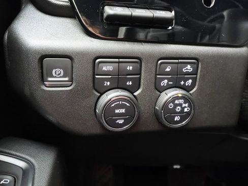 Used 2024 Chevrolet Silverado 1500 High Country w/ Technology Package image 20