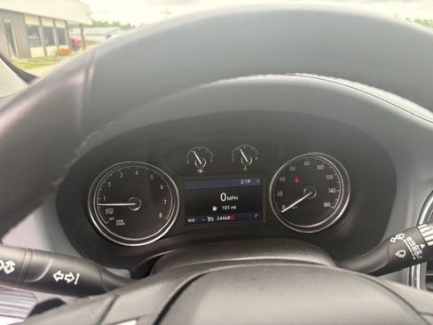 Used 2021 Buick Enclave Essence FWD image 11