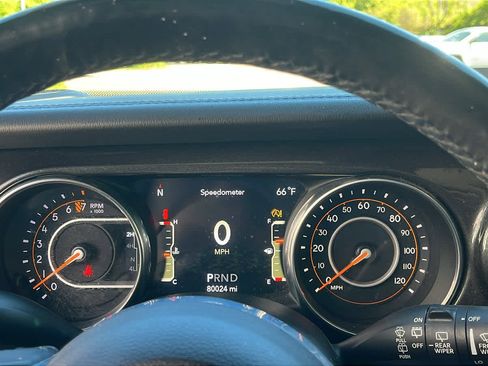 Used 2019 Jeep Wrangler Unlimited Sahara AWD/4WD image 16