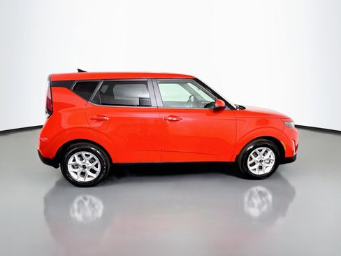 Used 2023 Kia Soul S FWD image 11