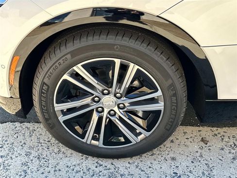 New 2025 Cadillac Lyriq Luxury image 7