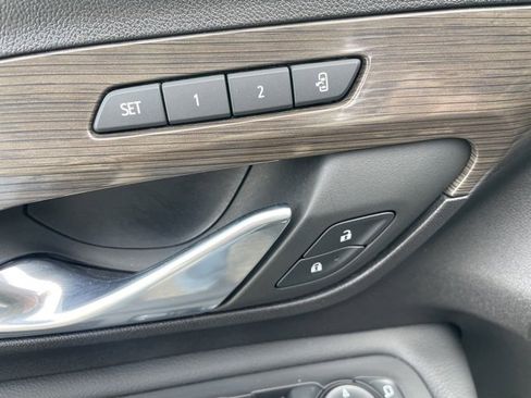 Used 2024 GMC Terrain Denali w/ Black Diamond Edition image 13