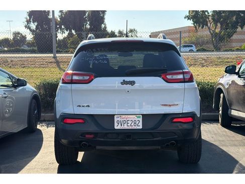 Used 2014 Jeep Cherokee Trailhawk w/ Comfort/Convenience Group AWD/4WD image 6
