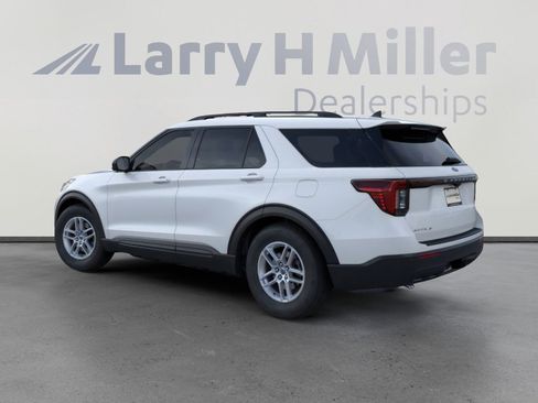 New 2026 Ford Explorer Active AWD/4WD image 4