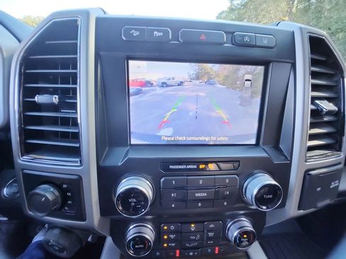 Used 2020 Ford F150 Lariat w/ Equipment Group 502A Luxury image 19