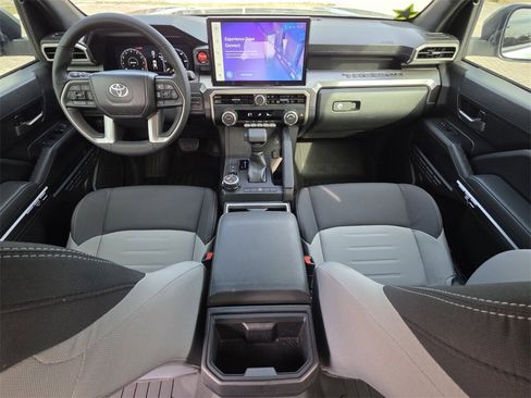 Used 2025 Toyota Tacoma TRD Off-Road image 4