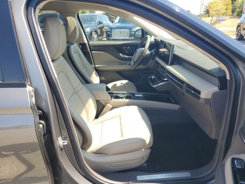Certified 2024 Lincoln Corsair AWD w/ Equipment Group 101A image 9