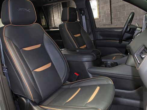Used 2023 GMC Yukon XL AT4 w/ Technology Package AWD/4WD image 57