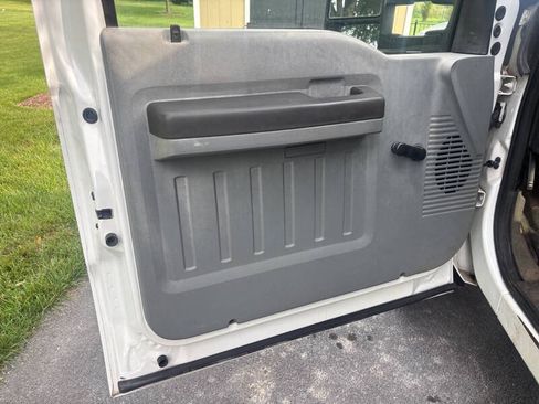 Used 2011 Ford F550 2WD Regular Cab Super Duty w/ Payload Upgrade Pkg image 11