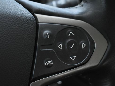Used 2022 Chevrolet Colorado Z71 AWD/4WD image 19