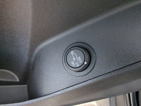 Used 2024 Chevrolet Equinox LT FWD image 15
