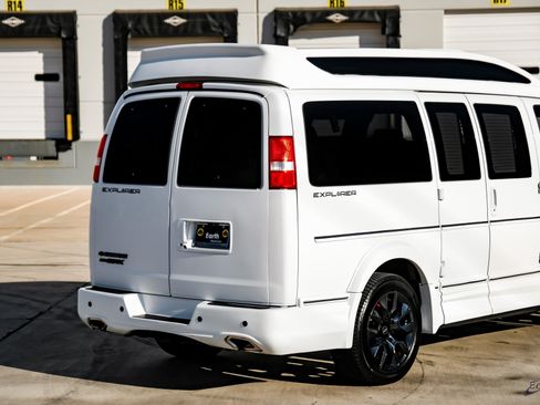 Used 2023 Chevrolet Express 2500 image 14