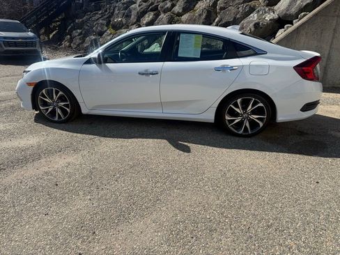Used 2020 Honda Civic Touring image 3
