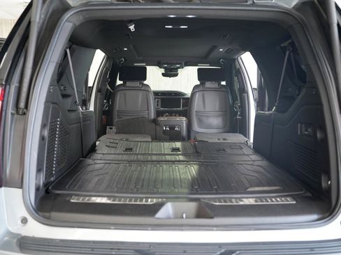 Used 2023 GMC Yukon XL Denali Ultimate AWD/4WD image 41