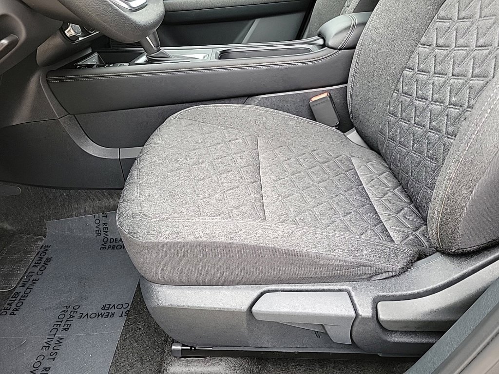 Certified 2025 Nissan Kicks SV AWD/4WD image 13