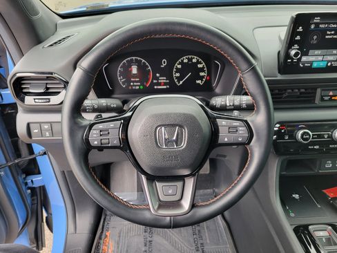 Certified 2025 Honda Pilot TrailSport image 22