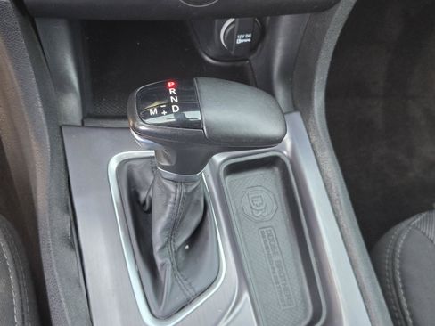 Used 2018 Dodge Charger SXT RWD image 13