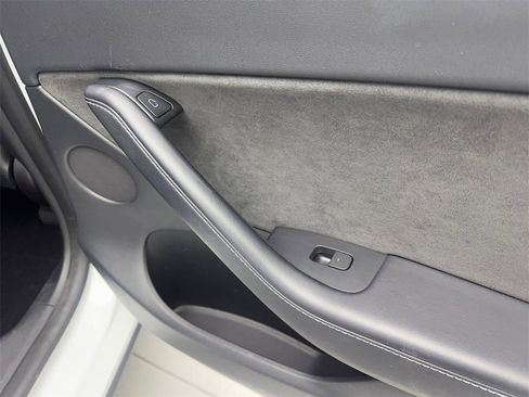 Used 2022 Tesla Model Y Performance image 43