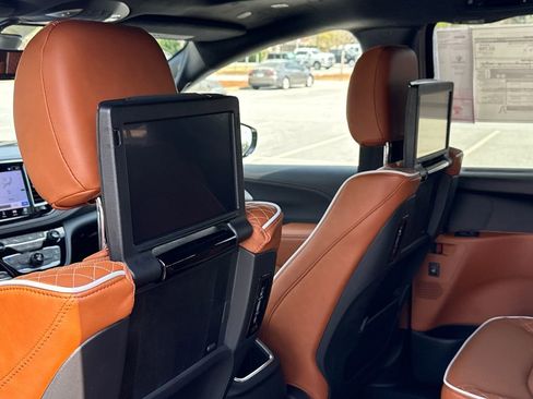 New 2026 Chrysler Pacifica Pinnacle FWD image 22