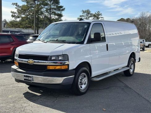 Used 2024 Chevrolet Express 2500 w/ Driver Convenience Package image 20