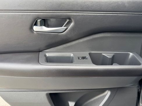 Certified 2025 Nissan Pathfinder SL image 22