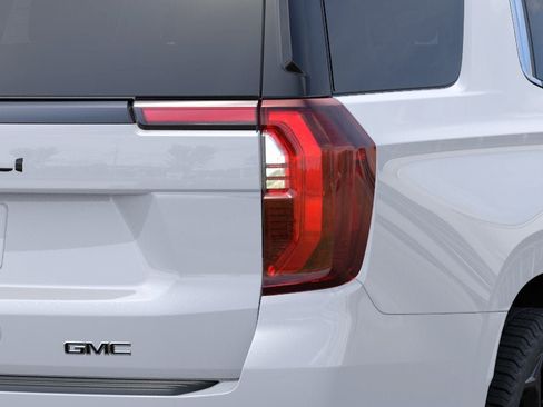 New 2026 GMC Yukon Denali Ultimate AWD/4WD image 11
