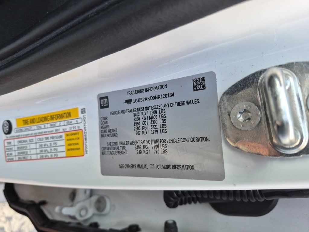 Used 2022 GMC Yukon SLE w/ Gmc Pro Safety Plus Package AWD/4WD image 35