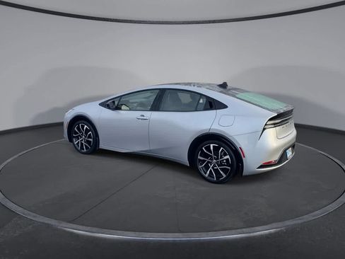 Used 2025 Toyota Prius Plug-In Hybrid image 6