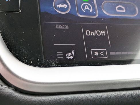 Used 2022 Subaru Outback Premium image 18