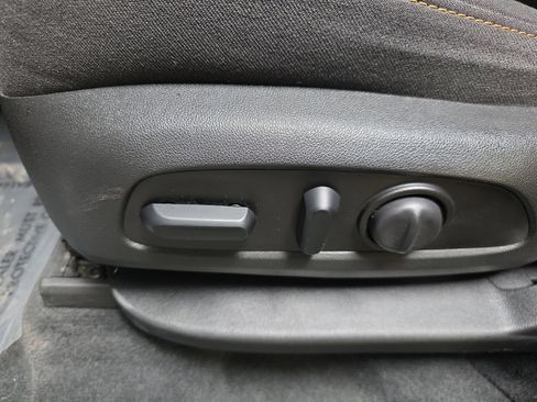 Used 2021 Chevrolet Traverse LT w/ LPO, Floor Liner Package AWD/4WD image 20