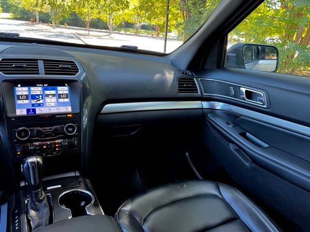 Used 2019 Ford Explorer XLT w/ Equipment Group 202A AWD/4WD image 37