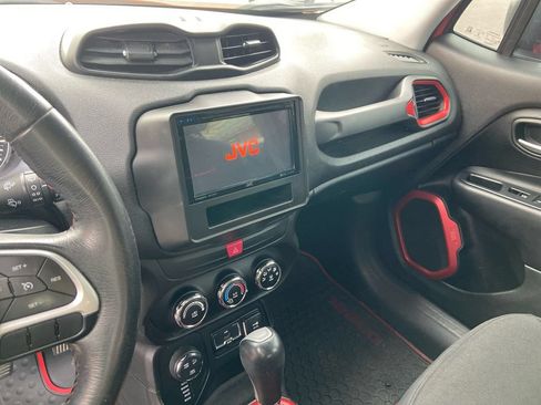Used 2016 Jeep Renegade Trailhawk AWD/4WD image 18