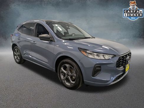 Used 2023 Ford Escape ST-Line w/ Tech Pack #1 AWD/4WD image 3
