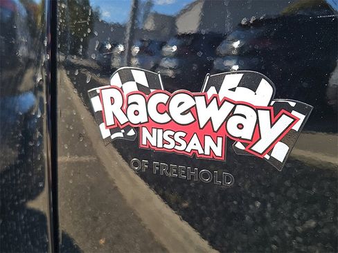 Certified 2024 Nissan Pathfinder S image 32