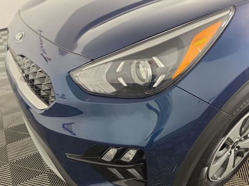 Used 2020 Kia Niro LX image 47