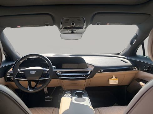 New 2026 Cadillac Lyriq Signature Luxury w/ Nappa Leather Package AWD/4WD image 21