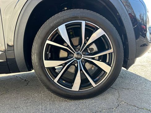 Used 2024 Volkswagen Atlas Cross Sport SEL R-Line AWD/4WD image 13