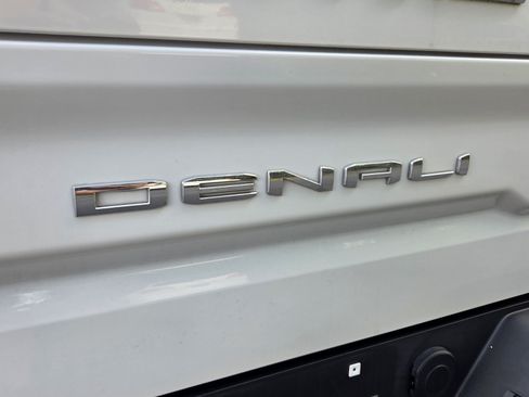 Used 2021 GMC Sierra 1500 Denali w/ Denali Ultimate Package AWD/4WD image 15