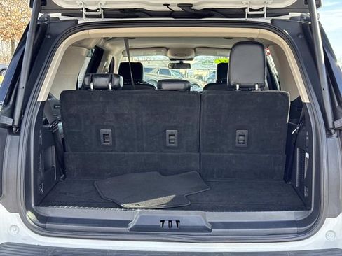 Used 2024 Ford Expedition XLT image 13