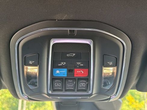 Used 2024 Jeep Grand Cherokee Limited 4xe AWD/4WD image 24