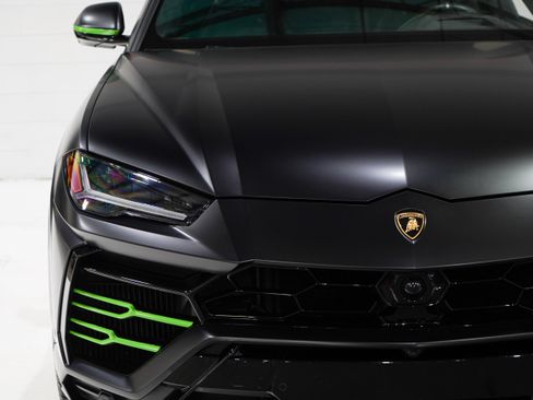 Used 2022 Lamborghini Urus AWD/4WD image 30