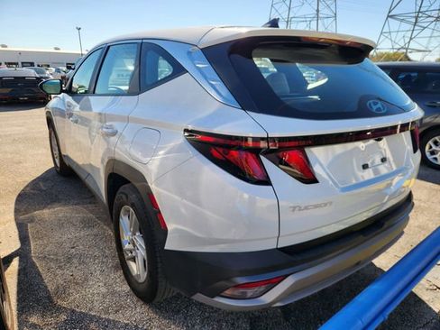 Used 2025 Hyundai Tucson SE image 4