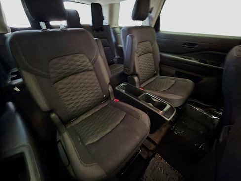 Used 2023 Nissan Pathfinder SV w/ SV Premium Package FWD image 15